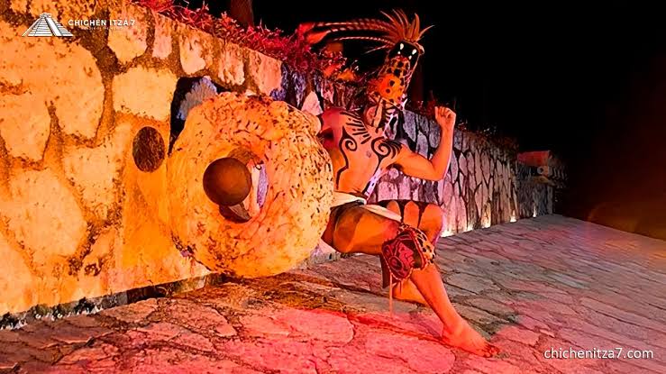   Juego ritual llamado pok ta pok. Los jugadores usaban caderas para golpear una pelota de hule. Se encuentra representado en las canchas de Uxmal y Chichén Itzá. A veces tenía significado espiritual o político.