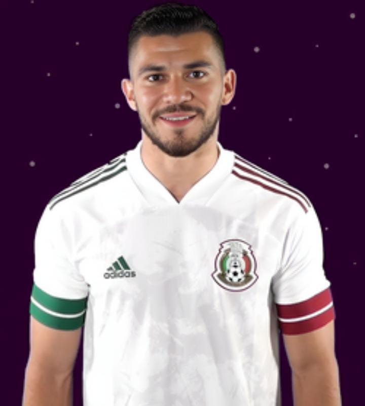 Henry Josué Martín Mex (Mérida, Yucatán, México, 18 de noviembre de 1992) es un futbolista mexicano, juega como delantero y su equipo es el Club América de la Liga MX. Ha sido jugador internacional con la selección mexicana de fútbol.